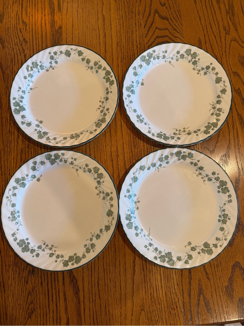 4 Corelle Callaway Ivy Pattern Dinner Plates 10”